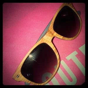 True wood Sunglasses (with cloth and case)